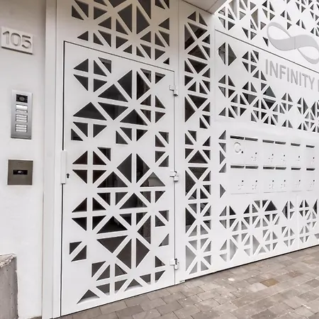 Infinity 1-6 Luxe Sea View 2b بالم مار